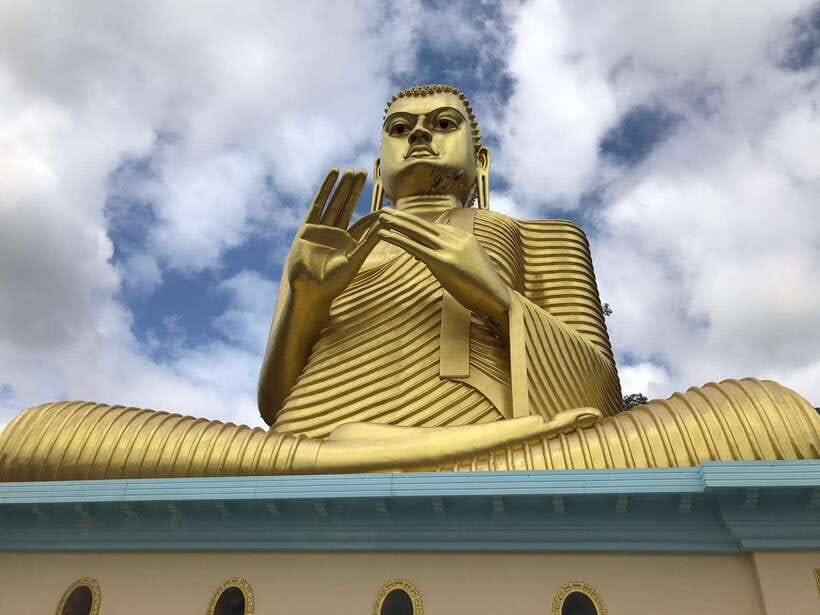 Sigiriya Lion's Rock & Dambulla Golden Cave Temple Trip - Quick hits