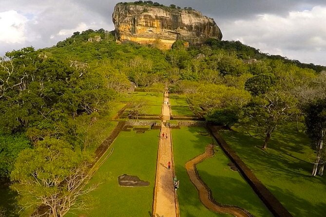 Sigiriya Rock & Cave Temple with Jeep Safari Private Day Trip - The Minneriya or Kaudulla 4x4 safari: your elephant-focused window