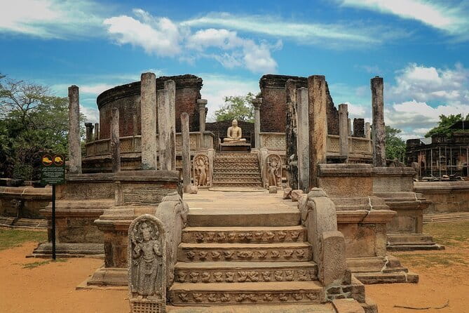 Sigiriya Rock Climb, Village Tour+Cooking Class & Elephant Safari - How the day stays organized: comfort, private group time, and timing