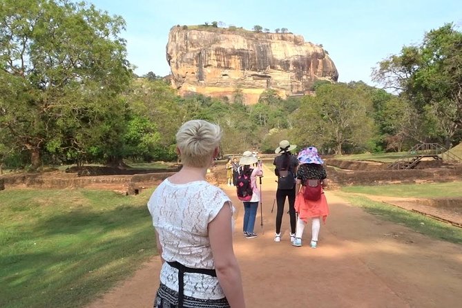 Sigiriya Rock & Dambulla Cave Temple Private Guided Day Trip - Stop 3: Golden Temple of Dambulla (About 45 Minutes)