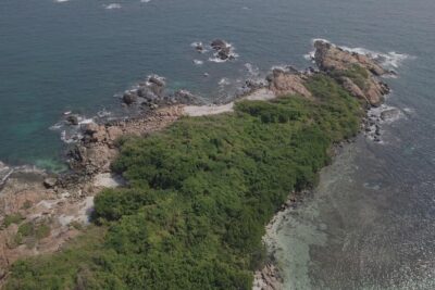 Snorkeling at Pigeon Island - Getting to the reef: boat time, group size, and timing