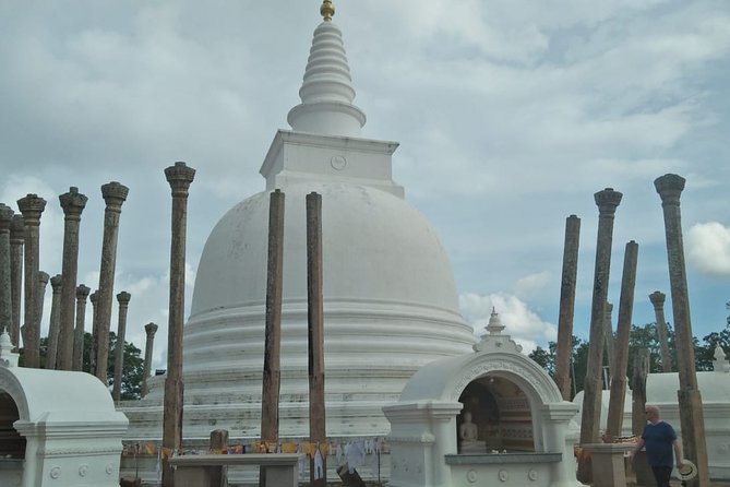SRI LANKA EXPERIENCES- 12 Nights/13 Days Tour - The guide factor: why Aruna’s English and safe driving stand out
