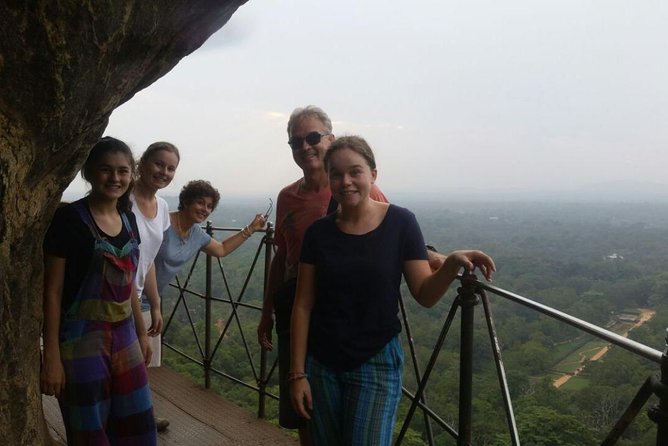 Sri Lanka highlights in 6 days - Minneriya elephant safari: private jeep odds at a mass meeting