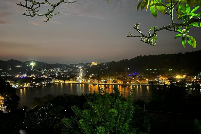 Sri Lanka in 06 Days - Day 4: Nuwara Eliya Tea Country, a Railway Transfer to Ella, and Mountain Views
