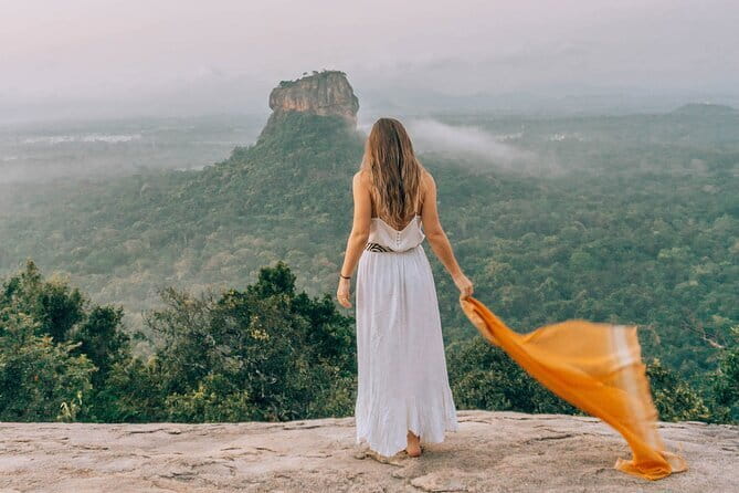Sri Lanka Nature, Culture and Wild tour - Ella hiking day: Nine Arch Bridge and Little Adams Peak
