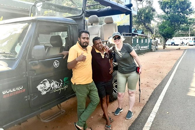 Sri Lanka Private Tour 10 DAYS Driver/Vehicle/Accommodation H/B - Temple of the Tooth and Peradeniya Botanical Gardens: two Kandy highlights