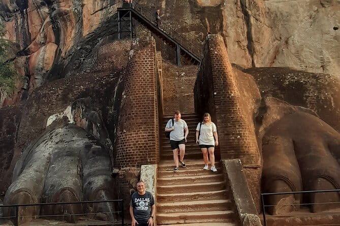 Sri Lanka Private Transfer - Sigiriya pickup at 8:00 am: what starts this day right