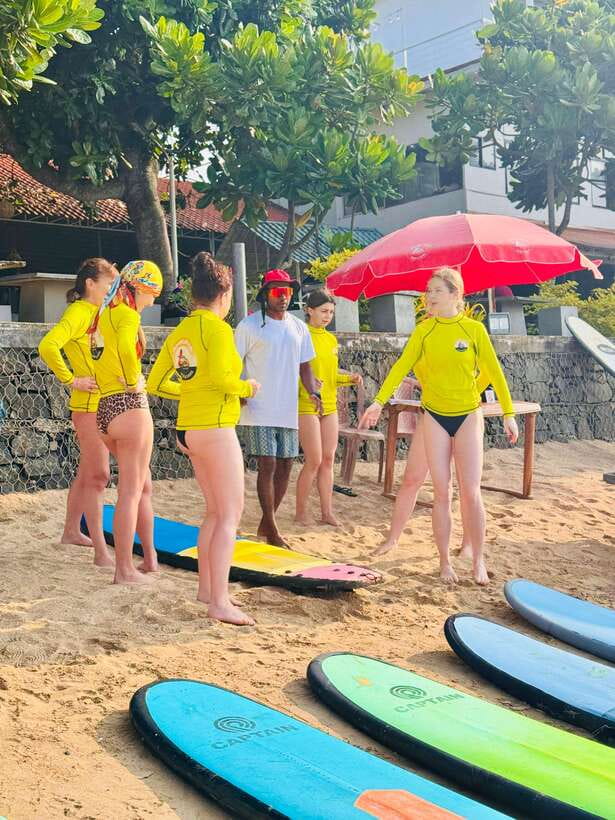 Surf School in Unawatuna, Galle - First wave flow: what you do in 1 hour