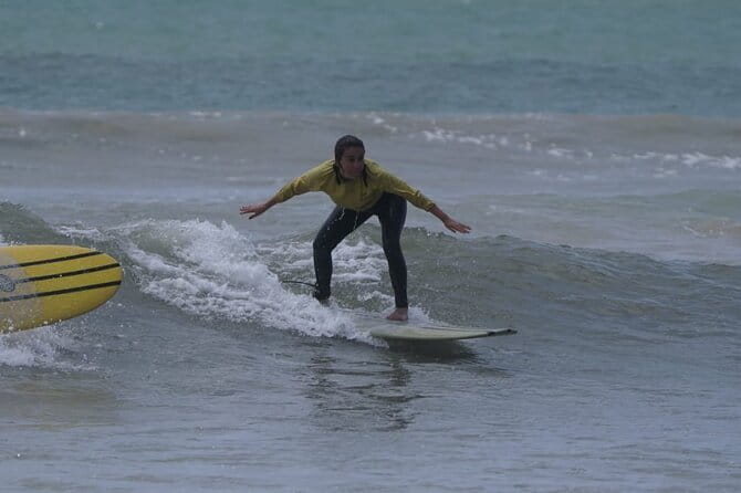 Surf with Apple - Kurumba Bay Lessons: why this part of Sri Lanka fits surf coaching