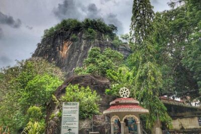 Tangalle Sightseeing Tour - Wewurukannala Vihara: the giant seated Buddha and the hall of horrors