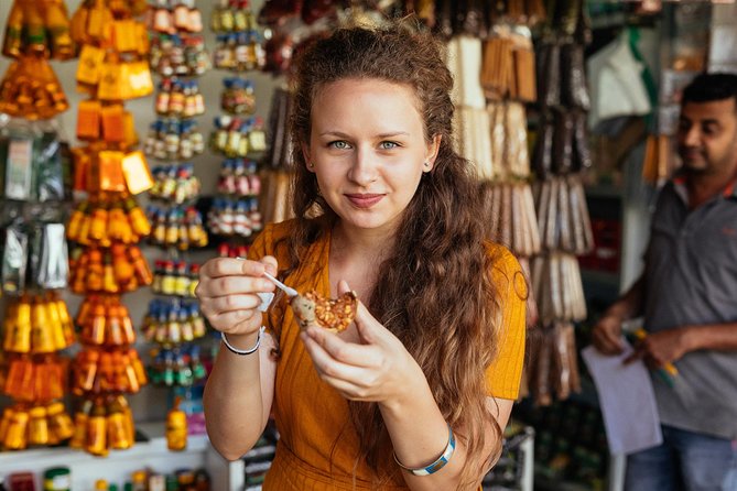 The 10 Tastings of Kandy With Locals: Private Street Food Tour - Kandy Lake Viewpoint and the Optional Joy Boats