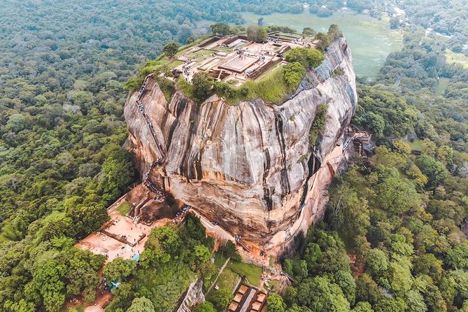 The Isle of The Pearl - 14 Days Tour - Day 3: Kandy City Time and the Temple of the Tooth Relic