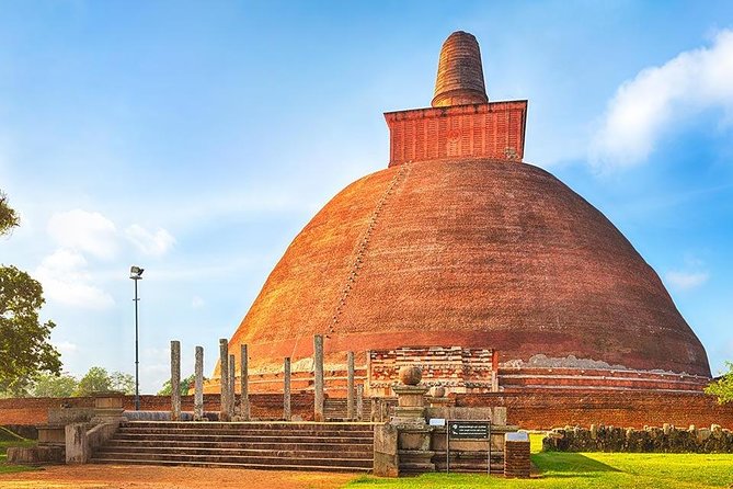 Tour Packages in Sri Lanka - Most Popular Round Tour - All in One Tour - Kandy after dark: Tooth Temple and Kandyan dance