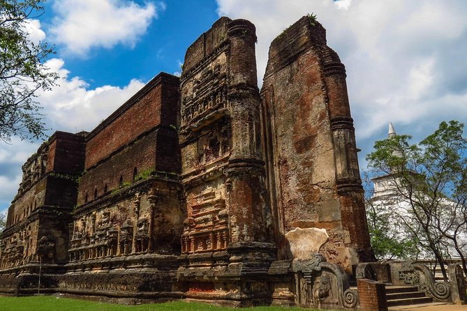 Tour Packages in Sri Lanka - Most Popular Round Tour - All in One Tour - Horton Plains and the Nuwoya-to-Ella train: one of Sri Lanka’s best stretches