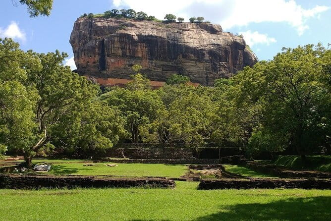 Tour to Dambulla Cave, Sigiriya and Pidurangala Rock from Kandy - What’s included (and what’s not) so you don’t get surprised