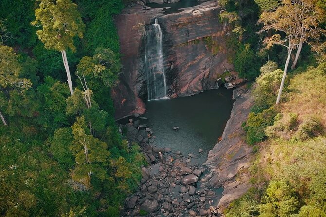 Tour to the Hidden Waterfalls around Kandy (Knuckles Range) - Stop 3: Jodu Ella Waterfall, the Twin Falls (about 20 minutes)