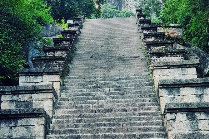 Tours and Transportation in Sri Lanka - How Your Guide Turns Your Ideas into a Real Route
