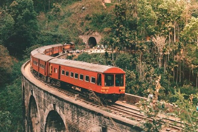 Train tickets from Kandy to Nuwara Eliya or Hatton Station - Boarding and Check-In: Where You Start (and What to Do First)