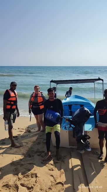 Trincomalee: Dolphin & Whale Watching Boat Tour - Should you book this Trincomalee dolphin and whale watching boat tour?