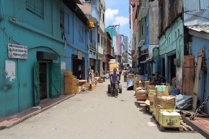 Tuk It Easy Colombo - The back-street route: coffee, spices, and market side quests