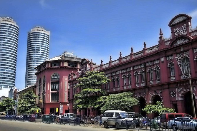 Tuk It Easy Colombo - Rooftop views and a drink with perspective