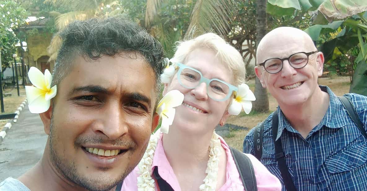 Tuk Trip is Very Cheap in Colombo (All-inclusive ) city tour - Galle Face Green and Colombo Lighthouse: the sea breeze finale