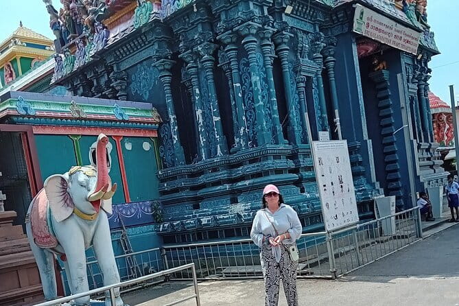 Tuk-Tuk City Tour Colombo SL - The big first stop: Jami Ul-Alfar Mosque (architecture in 20 minutes)