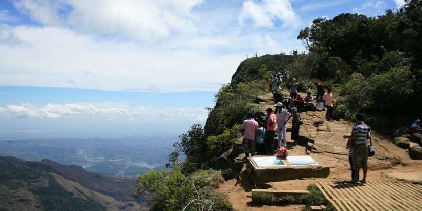Visit Horton plains and Nuwara Eliya from Kandy - Nuwara Eliya: Little England energy and real tea-country flavor