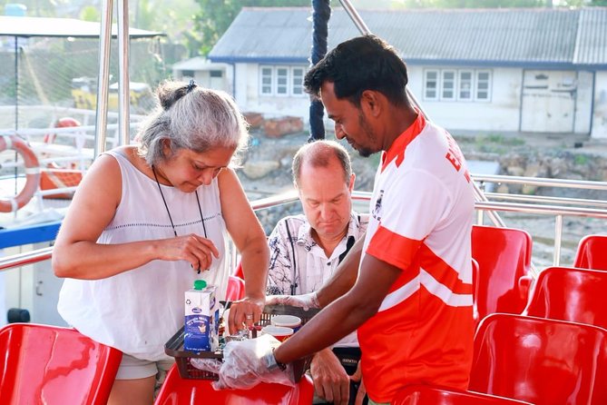 Whale Watching Mirissa with Eagle Eye - The boat day experience: breakfast, Wi‑Fi, and safety you can actually feel