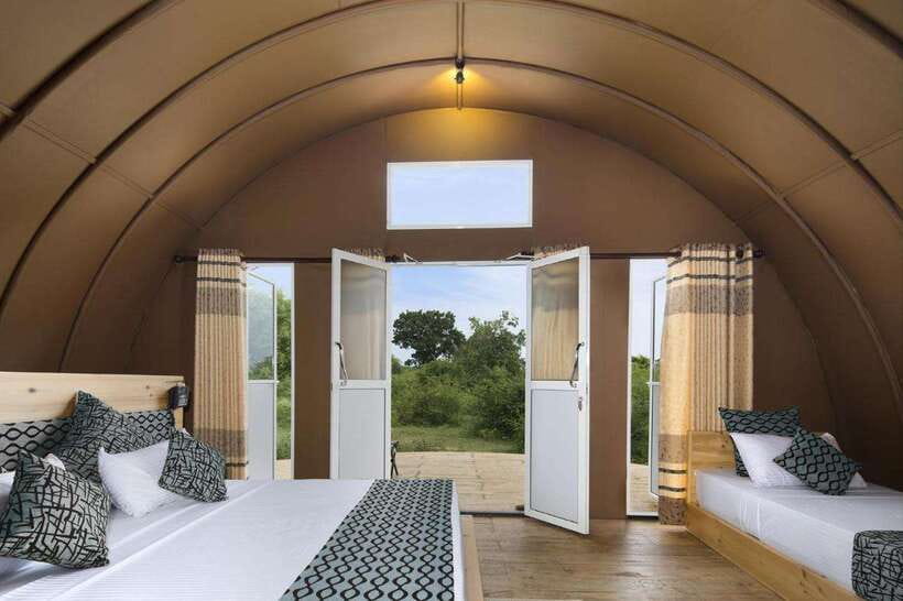 Yala: All Inclusive Overnight Glamping and Safari - Breakfast inside the park: a pause in the wilderness rhythm